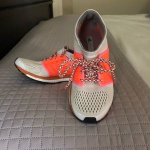 Beautiful Stella McCartney adidas running shoe!!